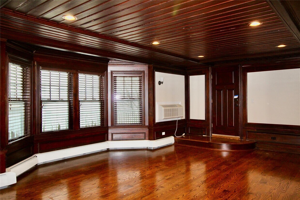 Foto principal - 158 Woodbine Ave