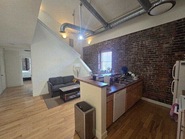 Photo - 302 Goshen St Apartment