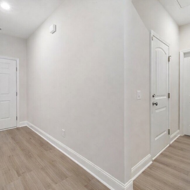 Foto del edificio - 104 Simon Cir