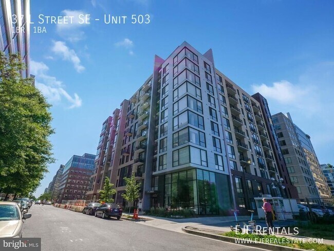 Building Photo - 37 L St SE