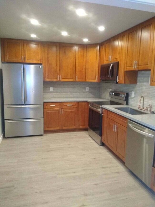 Building Photo - 5903 Moss Creek Cir