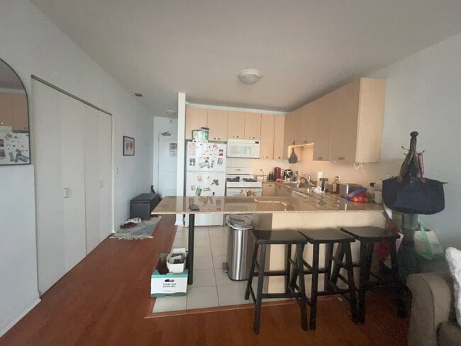 Building Photo - 635 N Dearborn St