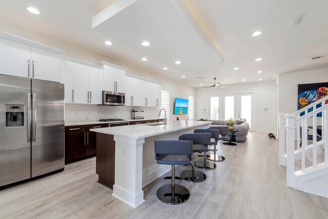 Foto del edificio - 5029 Grandiflora Rd