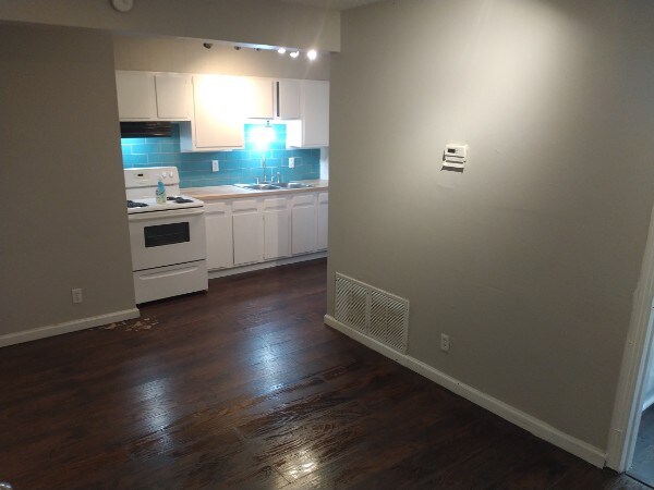 Foto principal - 719 San Antonio St