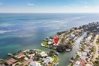 Building Photo - 3601 Coquina Key Dr SE