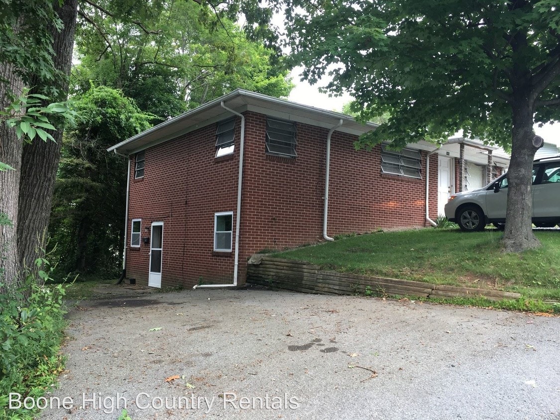 141 Windy Dr, Boone, NC 28607 Condo for Rent in Boone, NC