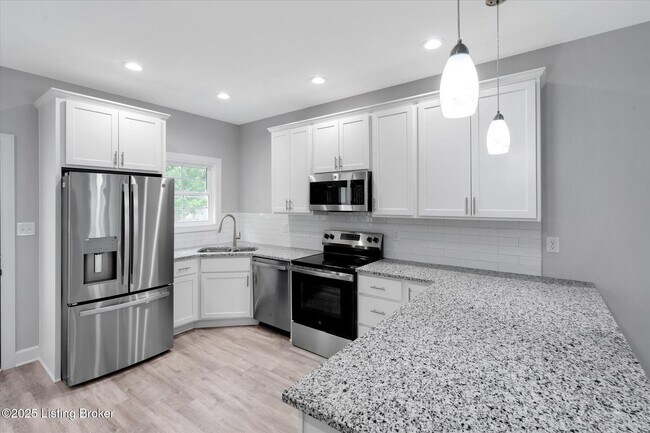 Building Photo - 721 E Caldwell St