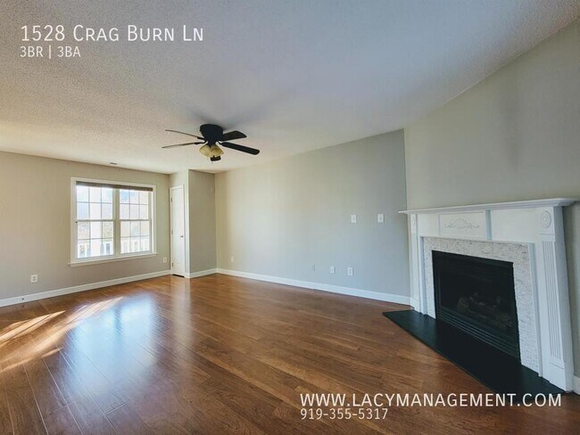 Foto del edificio - 1528 Crag Burn Ln