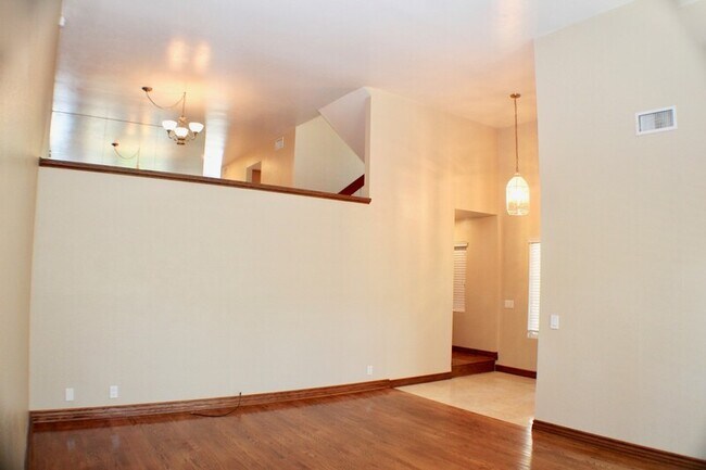 Building Photo - 3568 Mission Mesa Way