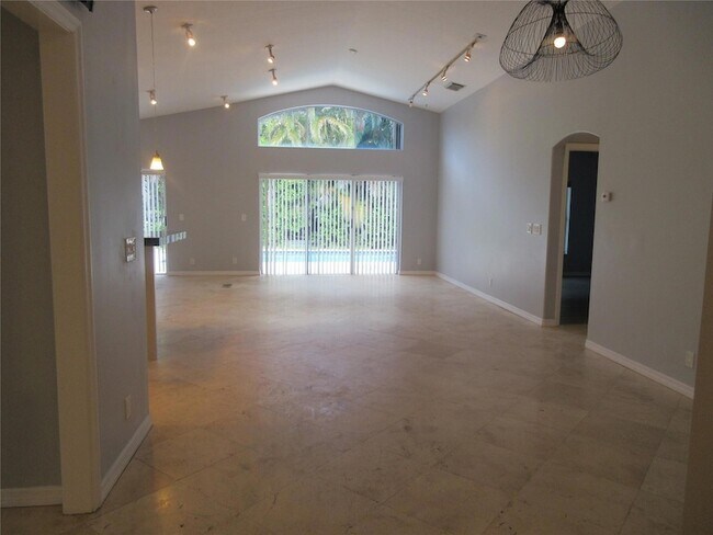 Foto del edificio - 4955 SW 35th Terrace
