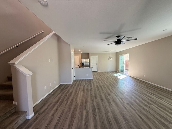 Building Photo - NLV 3 bed in a gated community!