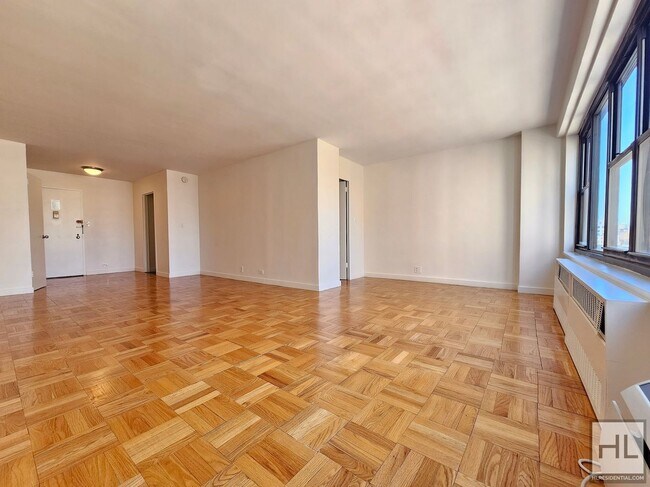 Foto del edificio - Top-Floor Alcove Studio Near Union Square