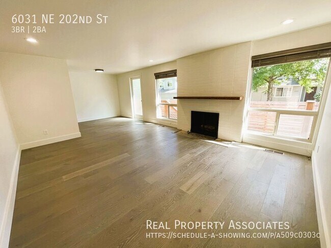 Foto del edificio - Newly Updated - 3b/2 bath Rambler w/ Large...