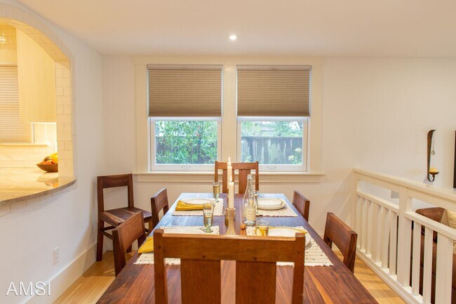 Foto del edificio - 4 br, 3 bath House - 1016 Spring Street