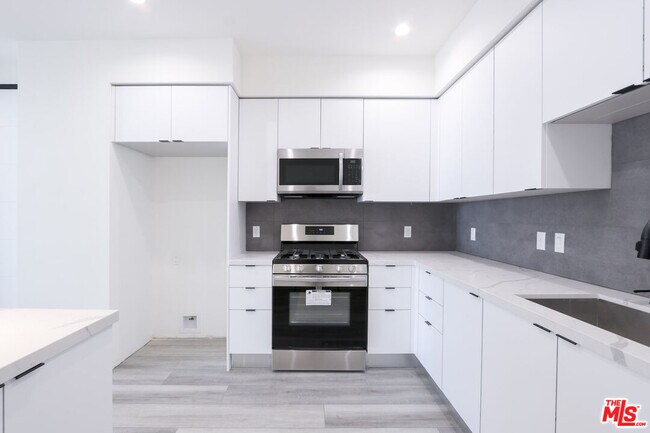 Foto del edificio - 11800 Courtleigh Dr