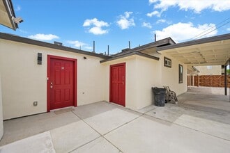 Building Photo - 623 N 10th St