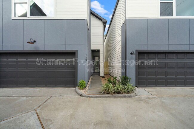 Building Photo - 24A Bucan St