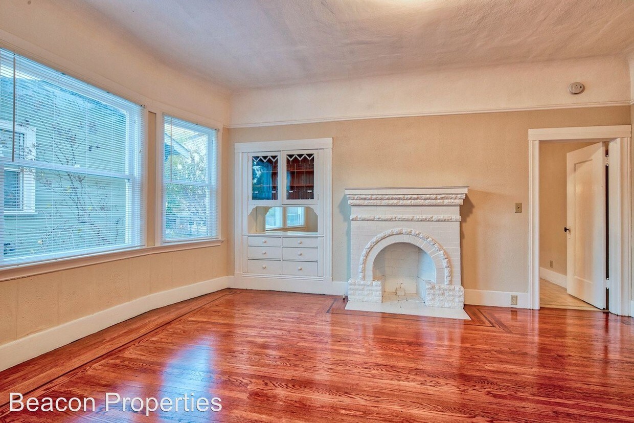 Primary Photo - 3566 Dimond Ave