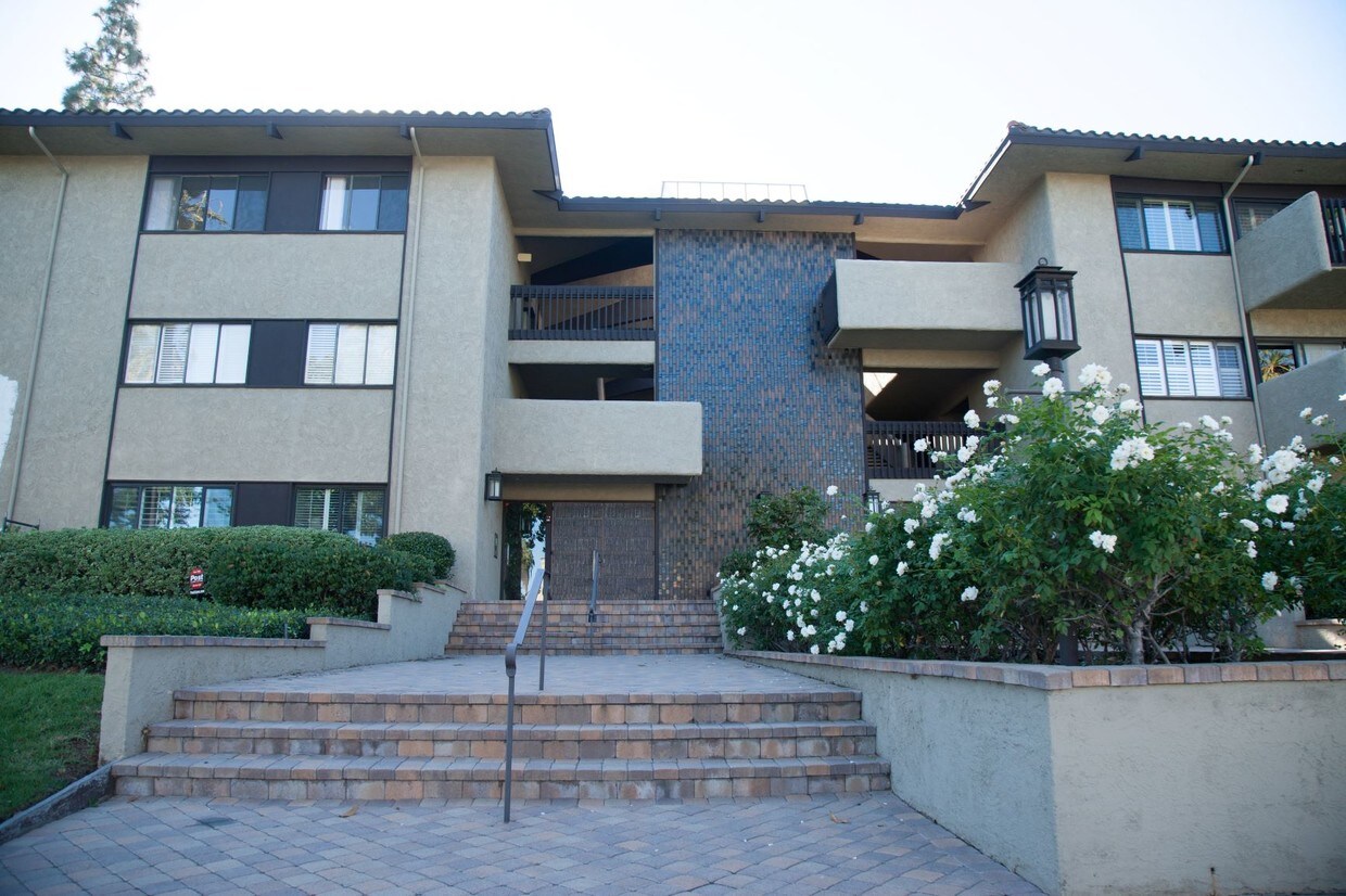 111 S Orange Grove Blvd Unit 303, Pasadena, CA 91105 Condo for Rent