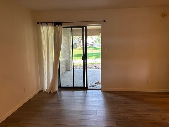 Foto del edificio - 9550 N 94th Plz