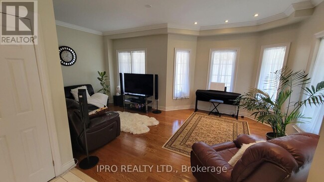 Building Photo - 70 Ochalski Rd
