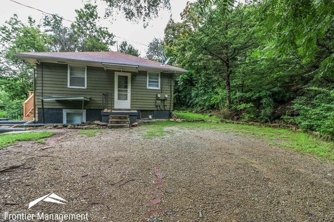 Building Photo - 605 Ratone Ln