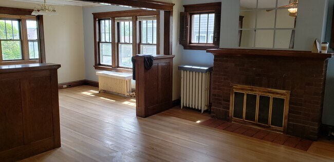 Foto del edificio - 1624 E 5th St