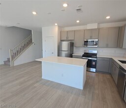 Building Photo - 5925 Obsidian Sky Ave