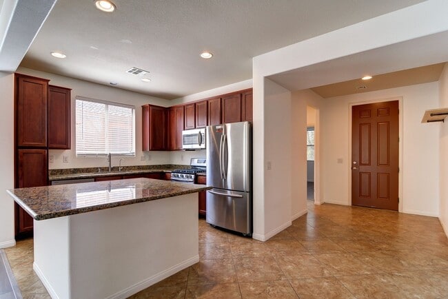 Building Photo - 1012 Via Canale Dr