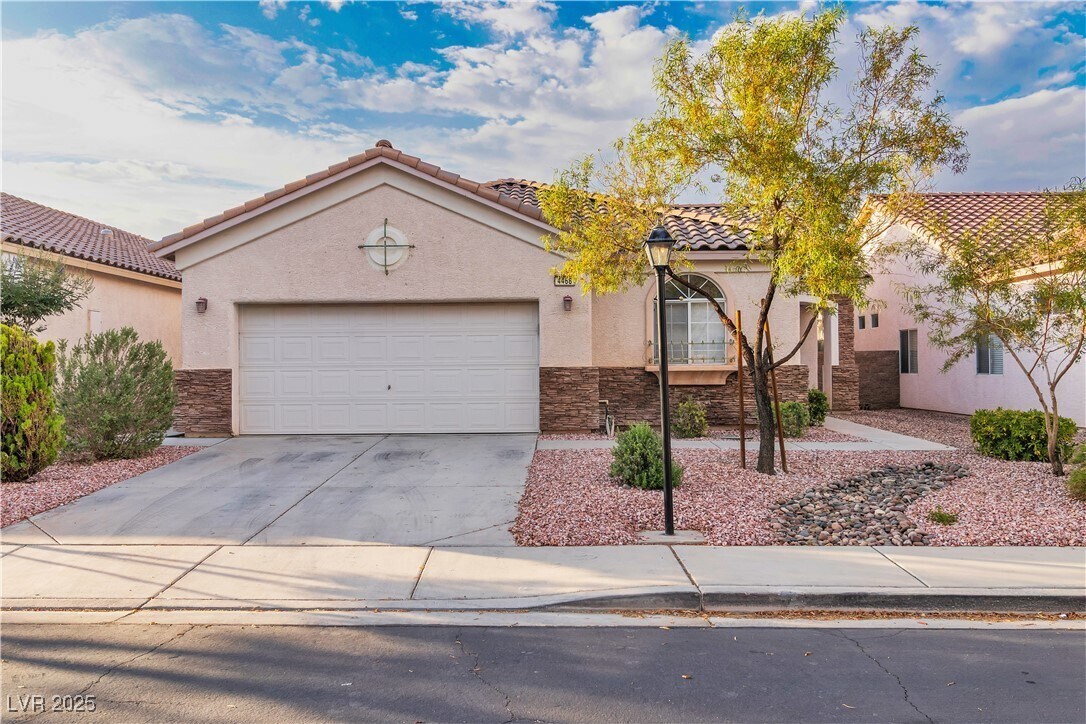 Foto principal - 4468 Lobero Ave
