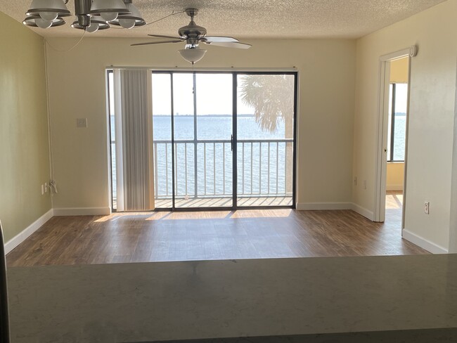Living room - 6850 N Cocoa Blvd