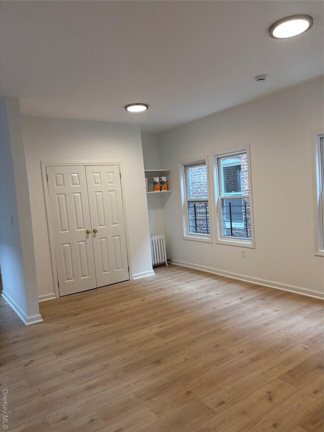 Foto del edificio - 10-59 McBride St