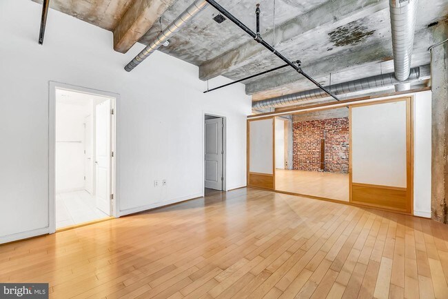 Building Photo - 234 Holliday St