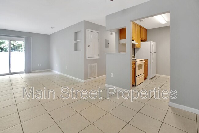 Building Photo - 3346 Greenbriar Circle