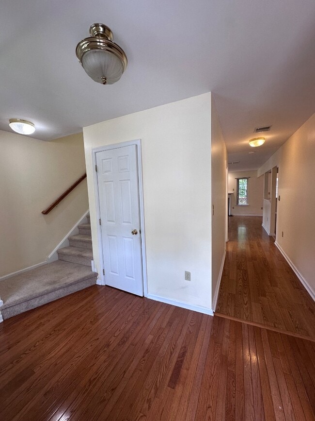 Building Photo - 11 Sand Hollow Dr
