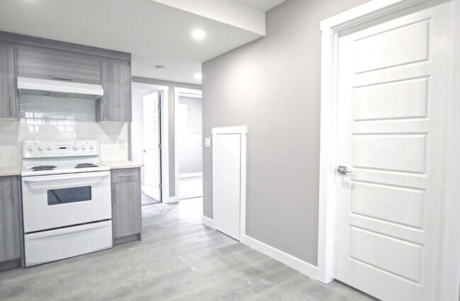 Building Photo - 70 Martinbrook Link NE