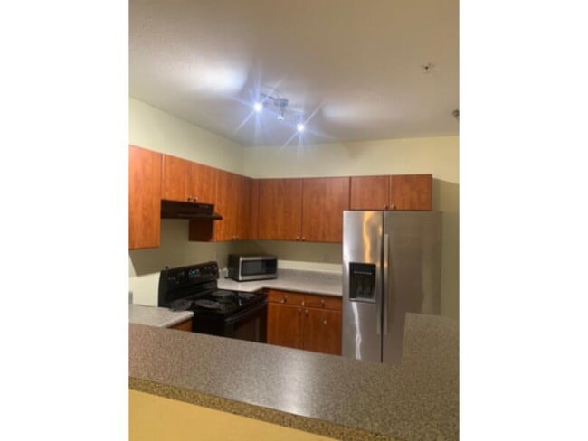 Building Photo - 2 bed 2 bath condo at The Grande Downtown ...