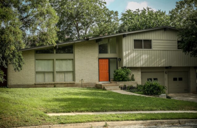 Foto del edificio - 3811 Ridgeline Dr