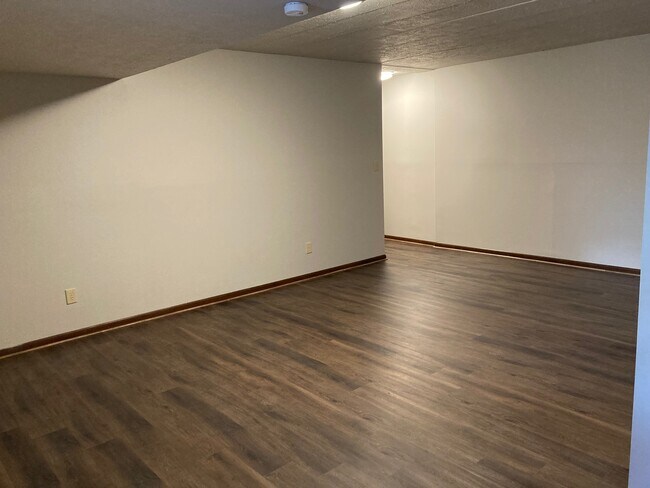 Livingroom/bedroom - 914 McKinley Ave