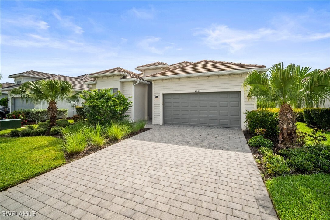 Foto principal - 15871 Leaning Pine Ln