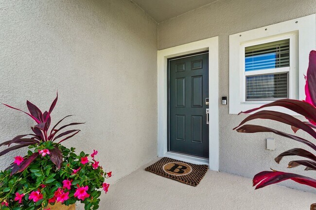 Foto del edificio - Beautifull Furnished Townhome - Nokomis - 2 Bedroom 2.5 bath plus office -1 Car Garage