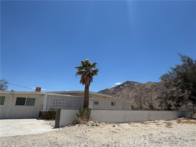 Foto del edificio - 15965 Coral St