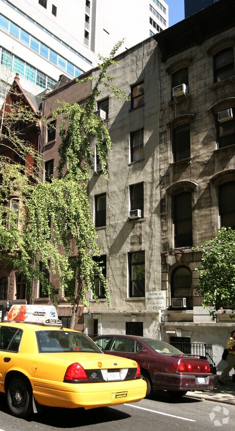 Primary Photo - 113 E 39th St