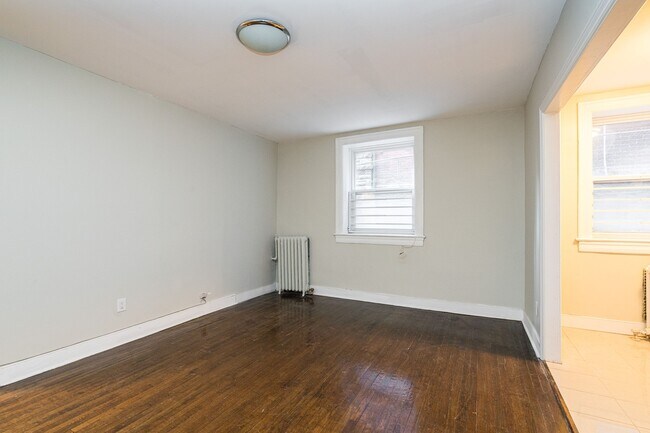 Building Photo - 16 St Joseph St