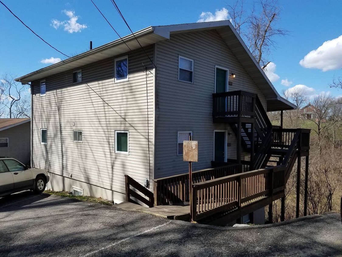 Foto principal - 353 Gilmore St