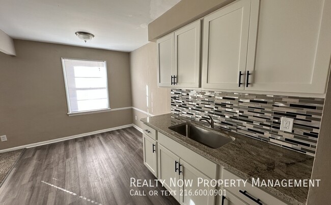 Building Photo - 2817 Noble Rd