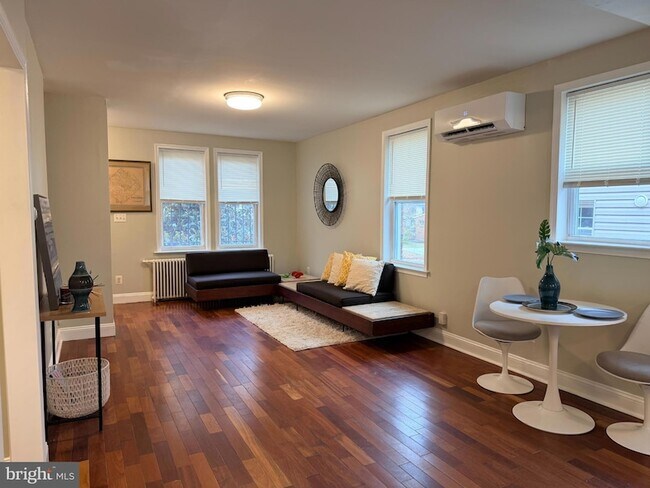 Foto del edificio - 5359 Ames St NE