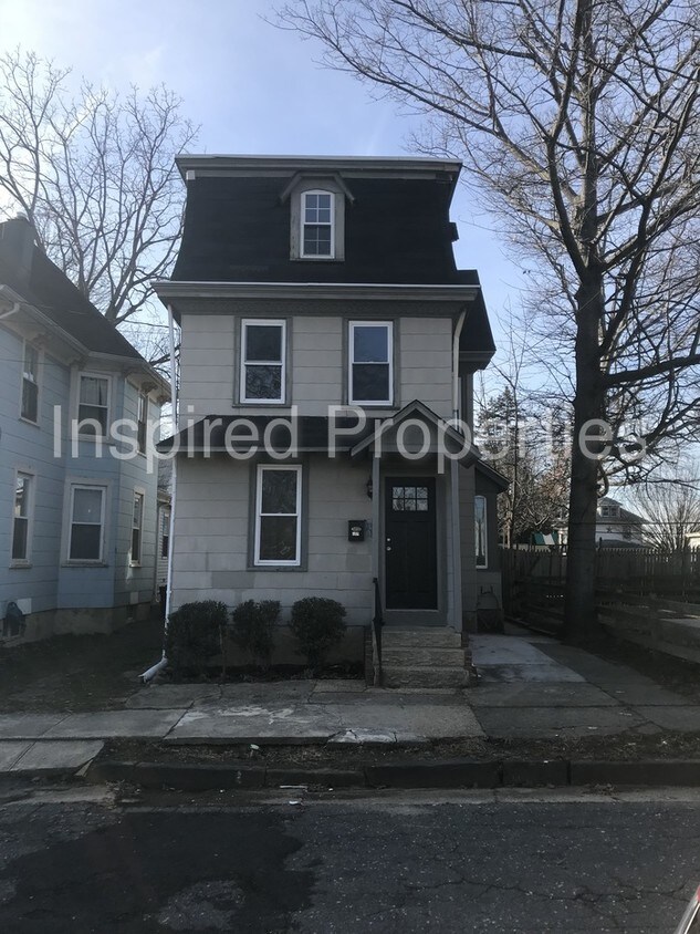 313 Lincoln St, Woodbury, NJ 08096 House for Rent in Woodbury, NJ