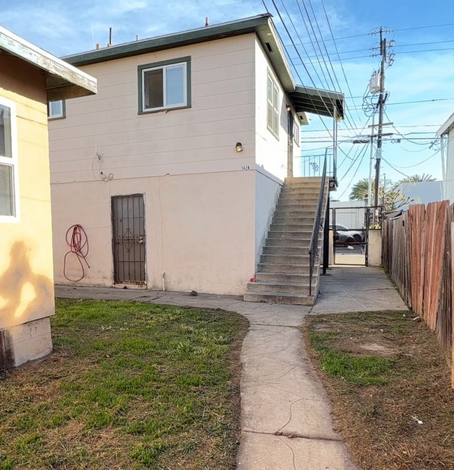 Building Photo - 562 Otis St