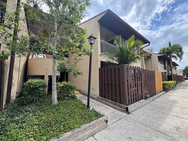 Foto del edificio - 796 Village Lake Terrace